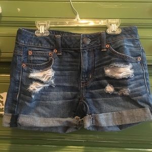 American Eagle || Dark Wash Distressed Shorts
